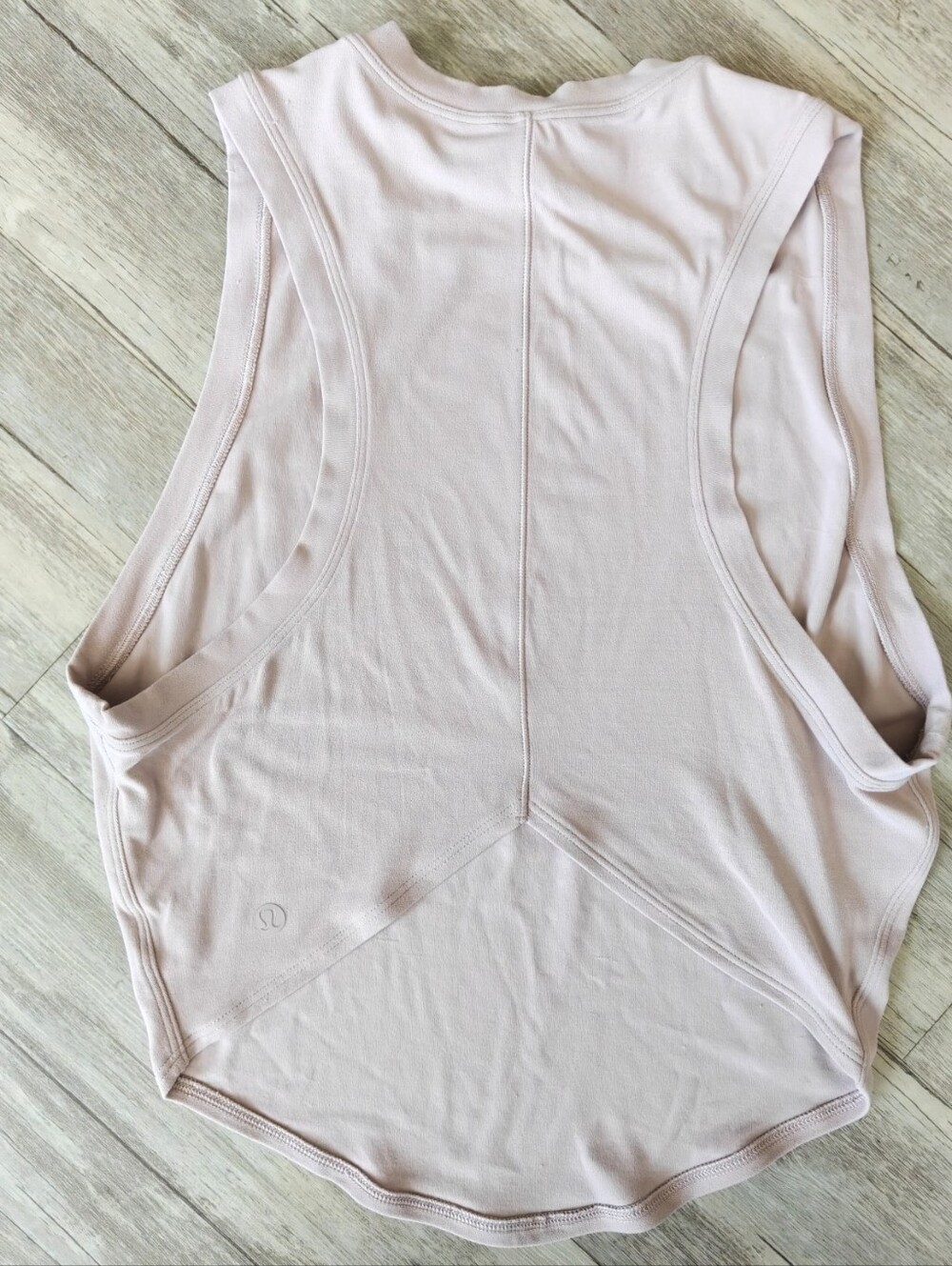 Lululemon adaptive crew neck cropped tank size 2 Great Condition